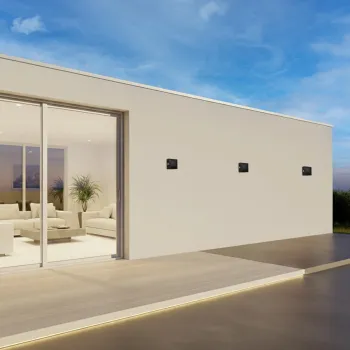 kelvo ARKOS KLV-101-0110 Μοντέρνο Φωτιστικό Τοίχου - Απλίκα LED 8W 840lm 15° AC 220-240V Αδιάβροχο IP65 Θερμό Λευκό 2700K - CREE SMD Chip & TÜV SÜD Driver - Μαύρο Ματ - Μ14 x Π5.5 x Υ14cm - 5 Χρόνια Εγγύηση