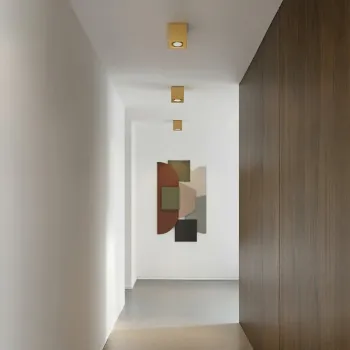 kelvo AKIRA KLV-101-0031 Κινούμενο Φωτιστικό Downlight Σποτ για Λάμπα MR16 με Ντουί GU10 AC 220-240V IP20 - Χρυσό Βούρτσας - Μ8 x Π8 x Υ10cm