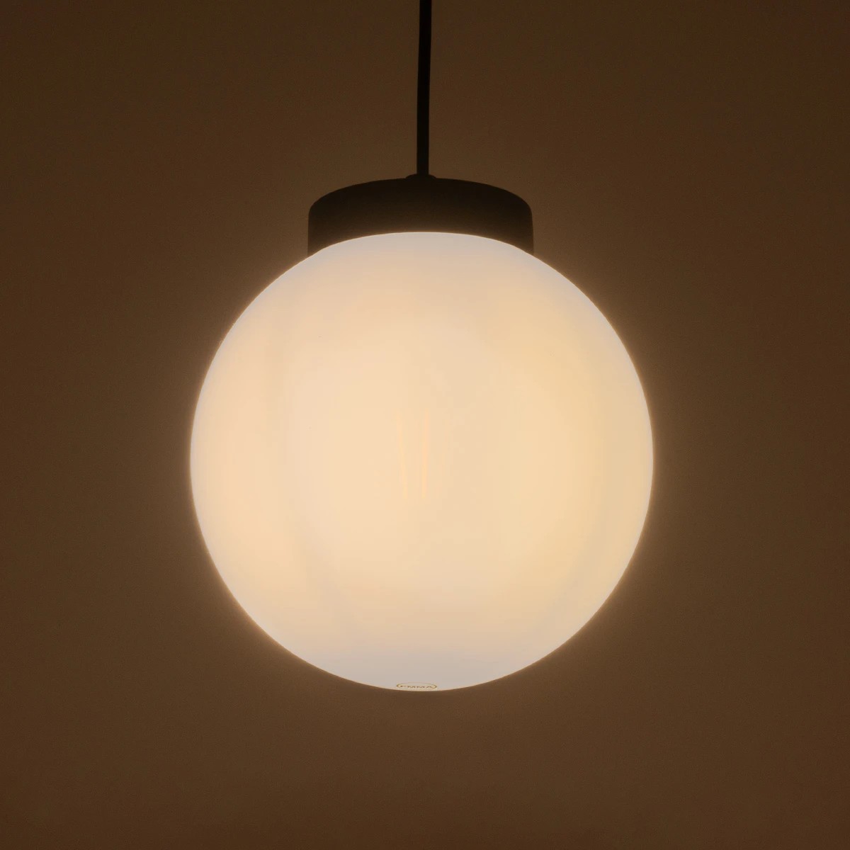 GLOBOSTAR® AGROS 61591 Μοντέρνο Κρεμαστό Φωτιστικό Οροφής με Ντουί 1 x E27 AC 220-240V IP65 - Λευκό & Μάυρο - Μ20 x Π20 x Υ22cm